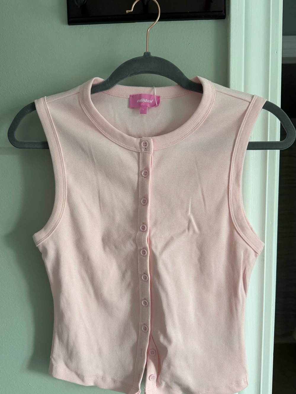Edikted Pastel Pink Ribbed Button-Front Crop Tank - Picture 2 of 5